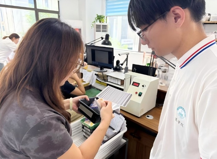 聊城大學醫(yī)學院繪影訪談團走進濟南，解碼口腔技術行業(yè)新圖景