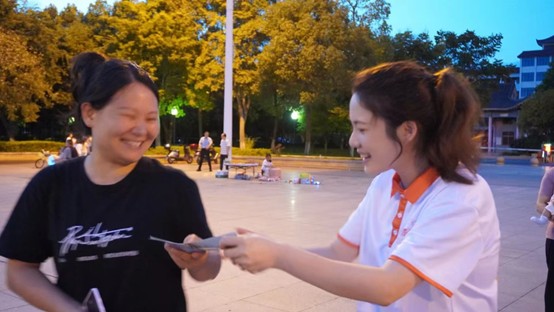 青春舞臺燃動?xùn)|山廣場，創(chuàng)新宣傳收獲市民贊譽