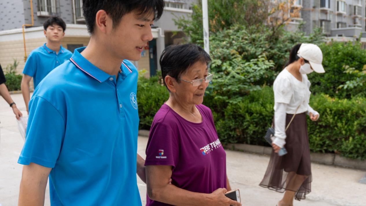 幸福花開(kāi)，三澗溪暖——實(shí)踐調(diào)研團(tuán)走進(jìn)章丘三澗溪村，探訪習(xí)主席關(guān)懷下的老人幸福生活