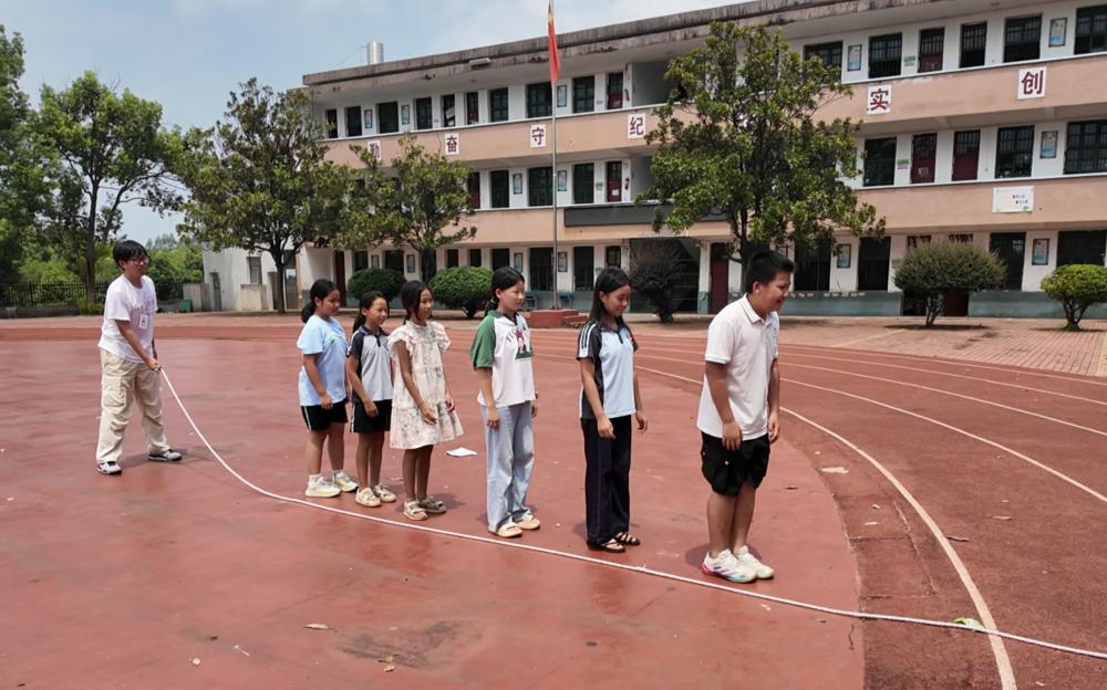 趣味運(yùn)動(dòng)會(huì)：歡聲笑語中傳遞愛與活力 　　——向陽花望曦支教隊(duì)深入湖南省常寧市三角塘鎮(zhèn)中心小學(xué)進(jìn)行支教實(shí)踐