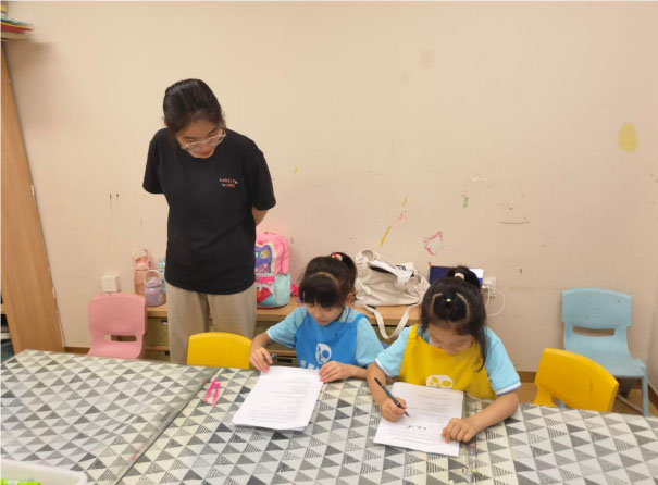 科學(xué)之光，照亮求知之路 ——嘉興大學(xué)平湖師范學(xué)院合力探索小學(xué)科學(xué)啟蒙教