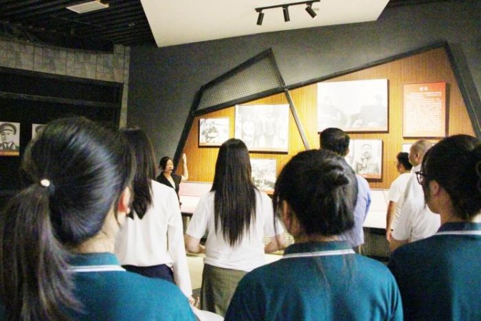 紅色基因育新人，心理思政護(hù)成長——淮師大團(tuán)隊(duì)烈山行深化“三體共育”實(shí)踐