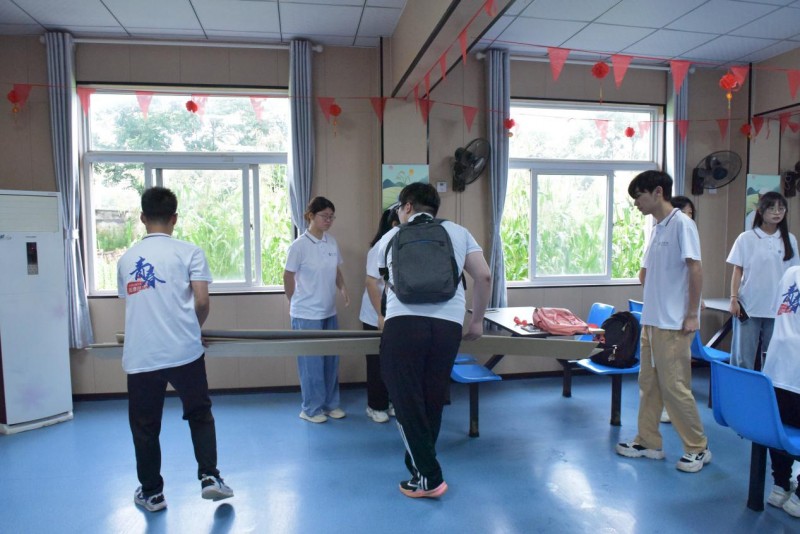 夏日溫情：巢湖學(xué)院體育學(xué)院藝術(shù)服務(wù)團(tuán)敬老院慰問之旅