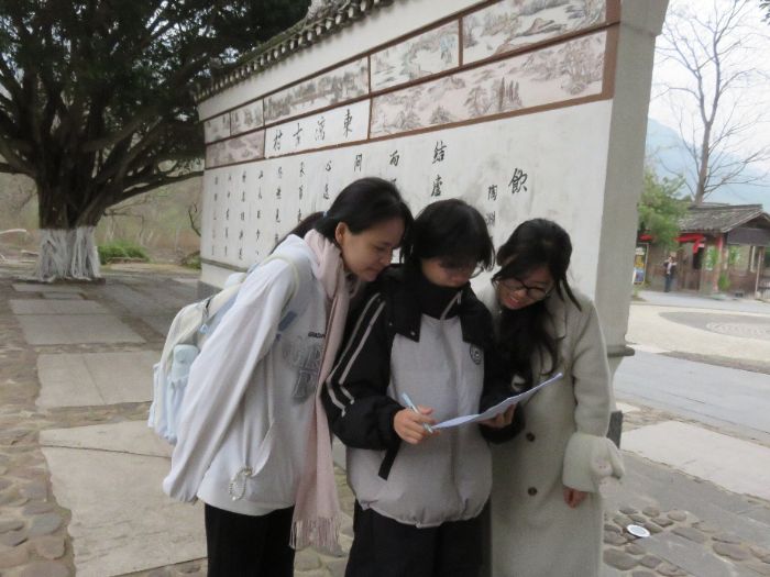 師大學(xué)子走進(jìn)東籬古村：當(dāng)竹編遇見(jiàn)鄉(xiāng)村未來(lái)