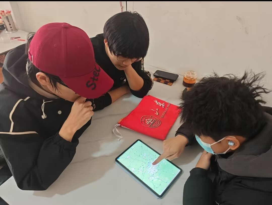 山東大學(xué)核科學(xué)與能源動力學(xué)院探黃知農(nóng)團(tuán)隊(duì)赴濟(jì)南黃河畔實(shí)地調(diào)研  ——