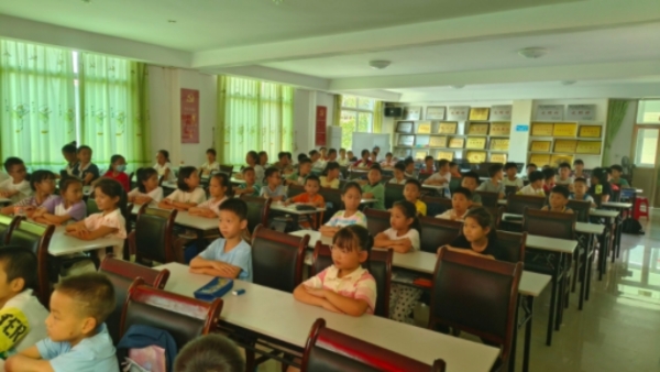 創(chuàng)藝紅旅，燃?jí)羯倌?></a></li></ul>
<ul class=