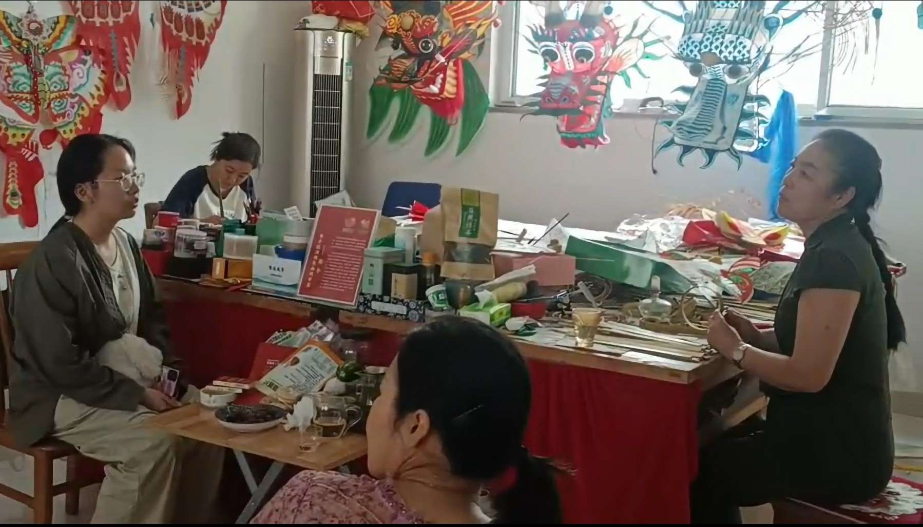 風箏傳匠心 非遺續(xù)新篇 ——情起紙鳶調(diào)研團對非遺傳承人楊紅衛(wèi)老師開展