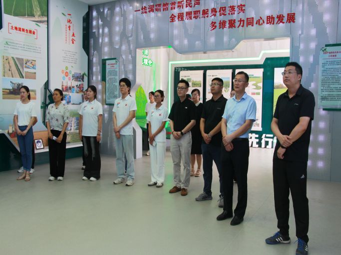 “賡續(xù)薪火訪基層，躬行仁術(shù)暖民心”山東第二醫(yī)科大學(xué)護(hù)理學(xué)院2025年暑期“三下鄉(xiāng)”社會實(shí)踐活動成果匯展