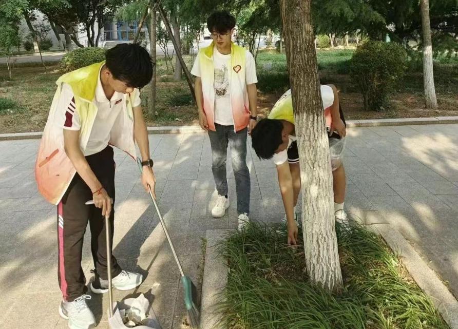 校園垃圾分分類 綠色環(huán)保入人心