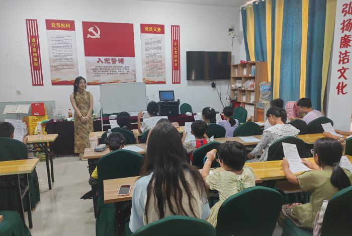 山東大學(xué)支教隊(duì)為沂南兒童開展夏令營活動(dòng)