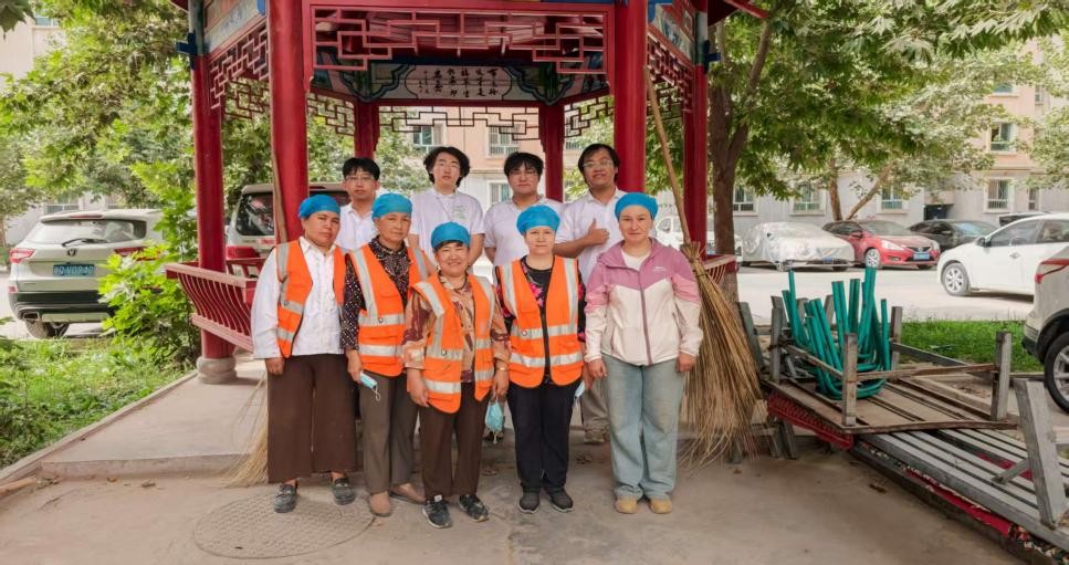 塔里木大學(xué)芯生命·沙海織綠·生態(tài)共謀 青春織綠基層間 志愿賦能文明里