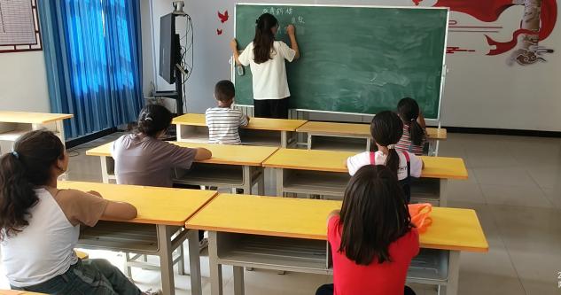 小手拉大手，共講普通話