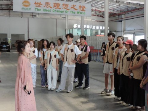 武漢東湖學(xué)院法新學(xué)院小橙故事社會實踐隊赴宜昌秭歸縣維楚云倉調(diào)研參觀