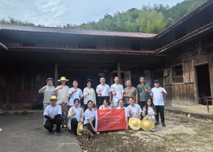 “唐詩文化路，千年圣柿村”大學生暑期社會實踐團赴天臺縣石梁鎮(zhèn)慈圣村實地調研紀實（一）