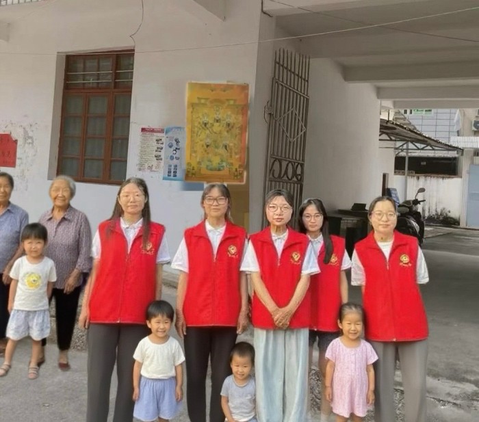 豫北醫(yī)學(xué)院考察團(tuán)走進(jìn)虞城大侯鄉(xiāng)，關(guān)愛留童留老，普及醫(yī)療知識