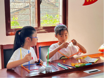 “數(shù)學(xué)+創(chuàng)意”點(diǎn)燃西洪村兒童“智慧火花”，共繪鄉(xiāng)村振興“七彩夢(mèng)”