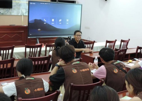 ? 東湖學(xué)院來秭歸調(diào)研區(qū)域公共品牌與輿情分析座談會