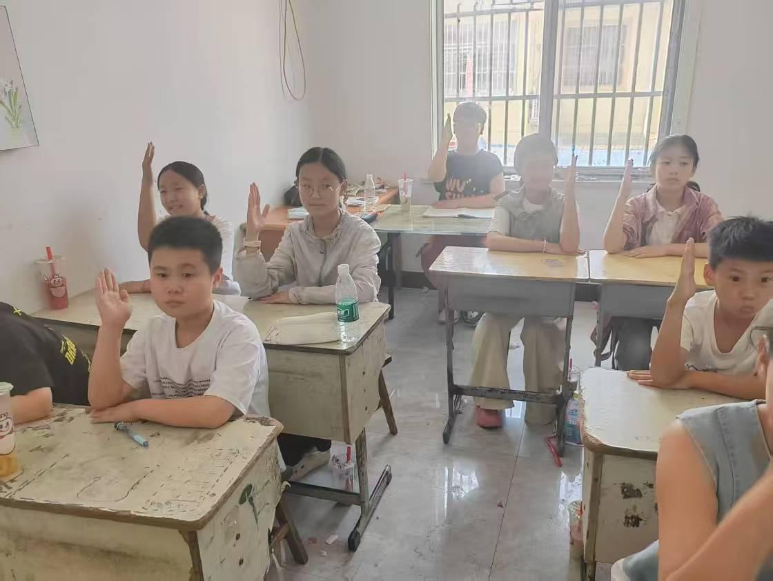 創(chuàng)新教學(xué)進(jìn)鄉(xiāng)村：大學(xué)生志愿者讓沭陽(yáng)課堂煥發(fā)活力