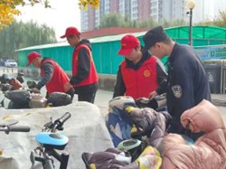 青春力量匯社區(qū)，衛(wèi)生清掃繪新篇——河北化工醫(yī)藥職業(yè)技術(shù)學(xué)院藥學(xué)與健康管理系開展衛(wèi)生清掃志愿服務(wù)活動(dòng)