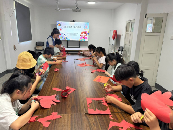 童心織夢(mèng)，非遺煥彩——浮云游子團(tuán)隊(duì)播撒文化星火