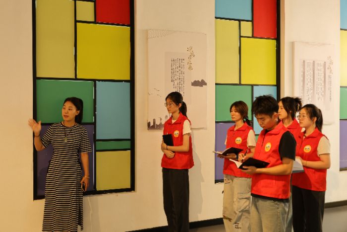 山東理工大學(xué)管理學(xué)院循“蒙”而行實踐團赴平邑金銀花博物館開展“三下鄉(xiāng)”活動