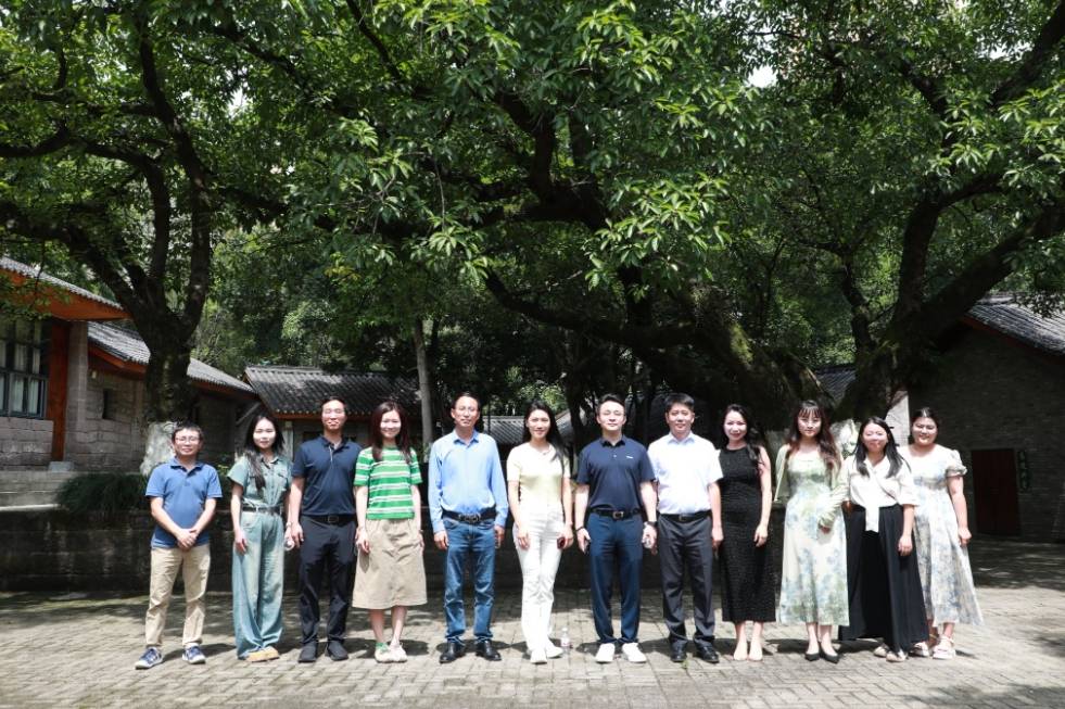 華為重慶終端業(yè)務(wù)部赴重慶移通學(xué)院調(diào)研交流 共譜產(chǎn)教融合新篇章