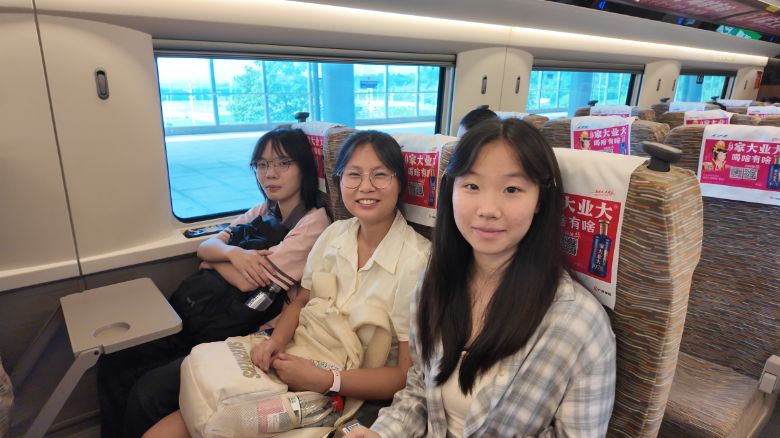 青春非遺行，湘西苗寨情 ——湘潭大學文學與新聞學院本科生第三黨支部“三