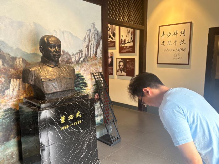 青春足跡續(xù)寫紅色傳承：華中農(nóng)學(xué)子在大別山探尋非遺與革命精神融合