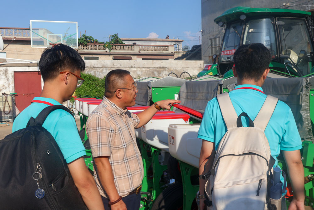 深耕“一塊田”，集體共富?！允瘔?mèng)引實(shí)踐隊(duì)赴安駕莊鎮(zhèn)顏?zhàn)悠瑓^(qū)開(kāi)展“一塊田”助產(chǎn)增收調(diào)研實(shí)踐