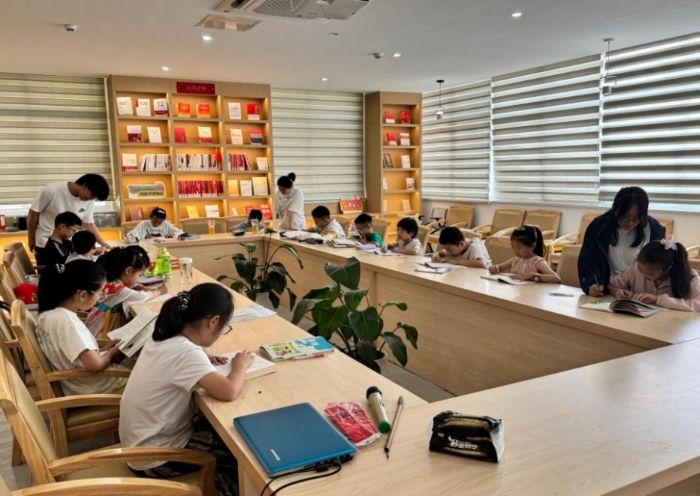 中西交通千秋業(yè)，國際交融外向事