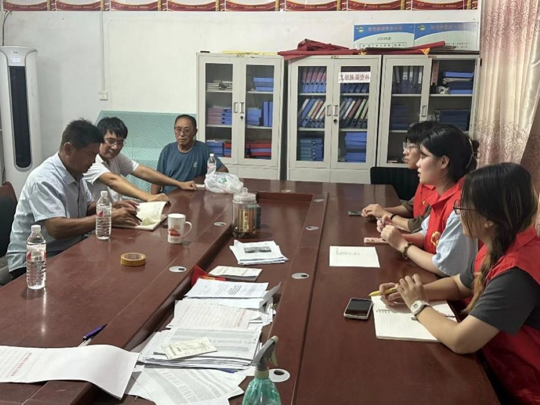 河海大學(xué)“涓澤潤(rùn)豫，碳索未來(lái)”千鄉(xiāng)萬(wàn)村環(huán)保科普小分隊(duì)探訪河南省商丘市睢陽(yáng)區(qū)宋集鎮(zhèn)小鄧莊鄧樓寨村村委會(huì)