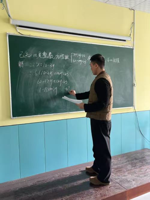 南京師范大學(xué)泰州學(xué)院“紅心研墨”團隊潤人心田，多彩課堂綻光芒