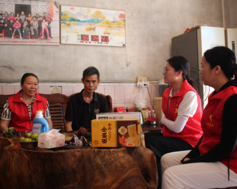 廣衛(wèi)職院學(xué)子三下鄉(xiāng)：青春實(shí)踐在路上，民心關(guān)懷伴我行