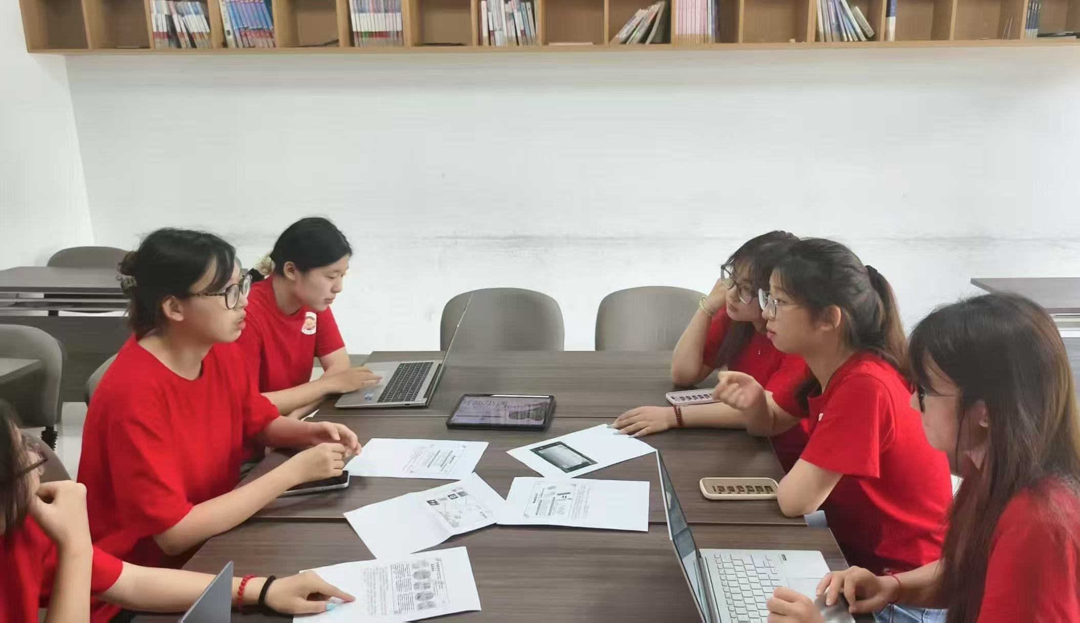 南京財(cái)經(jīng)大學(xué)會(huì)計(jì)學(xué)院：“夏日鄉(xiāng)行：童伴成長(zhǎng)”團(tuán)隊(duì)深入調(diào)研財(cái)商啟蒙課堂