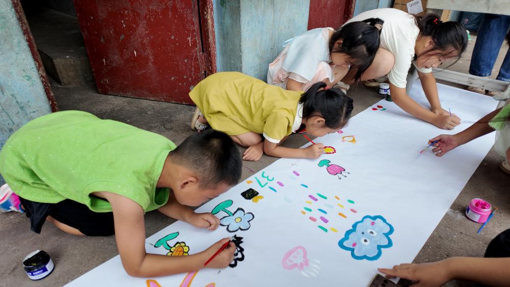 中國(guó)石油大學(xué)望曦隊(duì)暑期鄉(xiāng)村支教結(jié)營(yíng)日：以“離別”為韻，為支教時(shí)光畫下溫暖句點(diǎn)