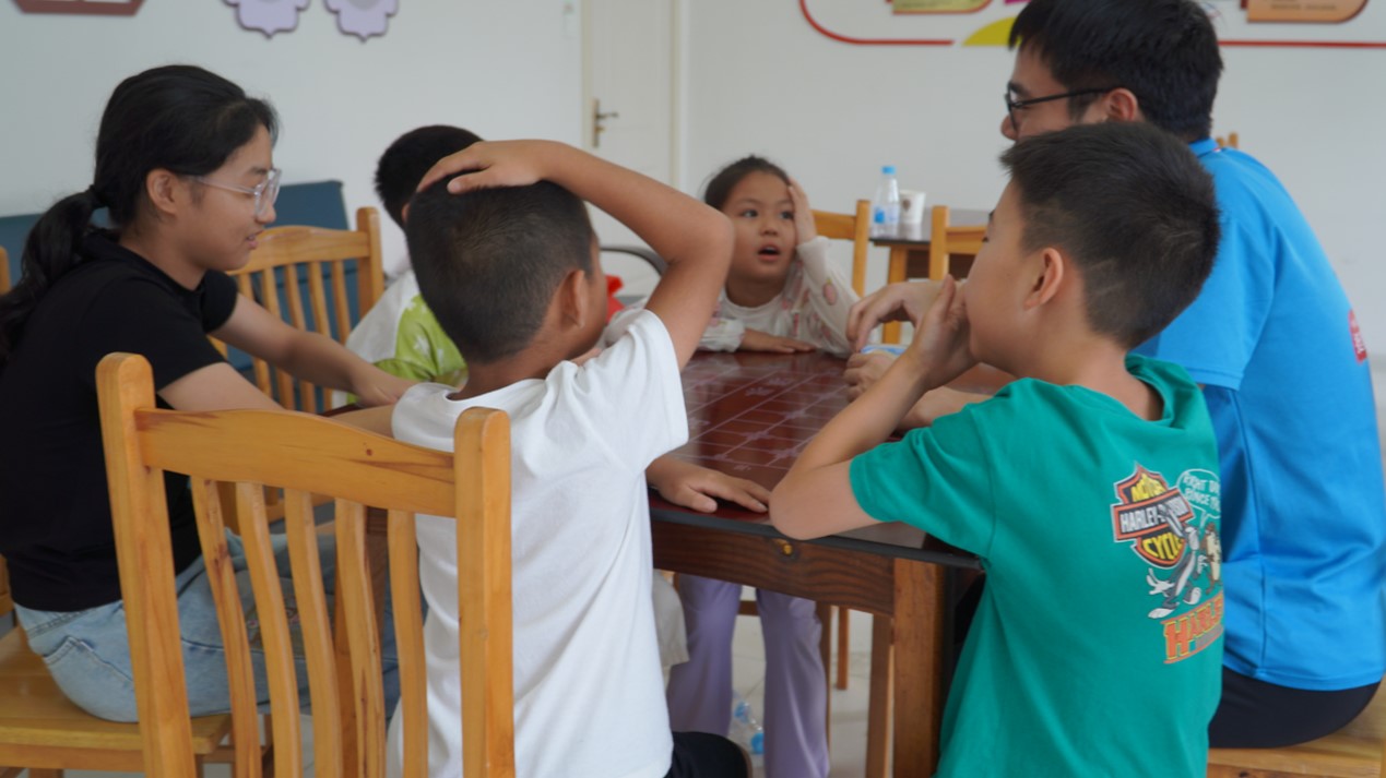 學(xué)習(xí)OH卡牌，讓留守兒童的內(nèi)心得到一個展示的機(jī)會