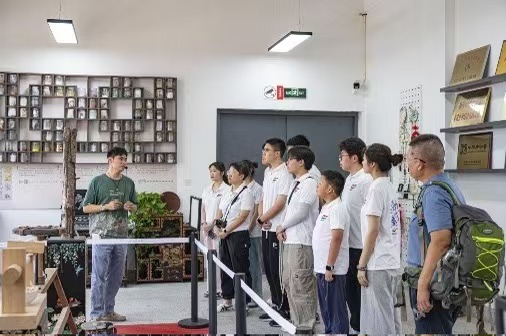 電子信息工程學院：漆彩流芳承千年，青春匠心續(xù)新篇