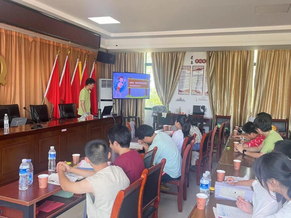 防溺水安全教育座談會暨月球探索科普分享會圓滿召開