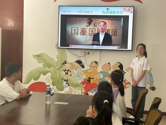 吳儂軟語傳鄉(xiāng)韻 親子巧語筑心橋