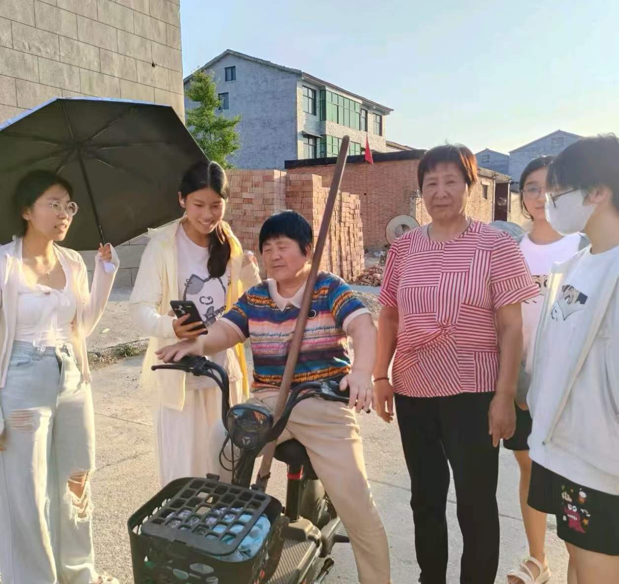 理論之光點(diǎn)亮周口 豫北醫(yī)學(xué)院宣講團(tuán)深入基層傳播習(xí)近平新時(shí)代中國特色社