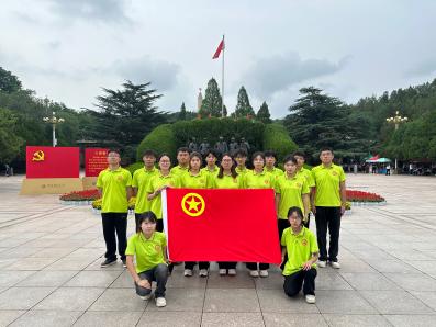 西柏坡上憶崢嶸，革命精神永傳承