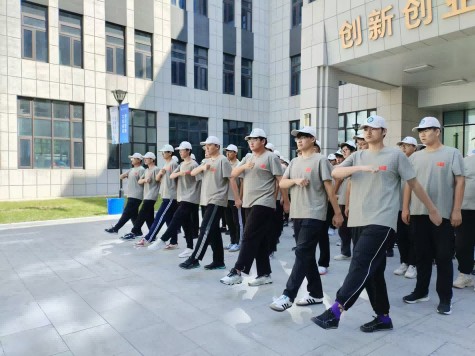 軍訓進行時 青春正當燃|集合！直擊河北化院智能工程系軍訓現(xiàn)場