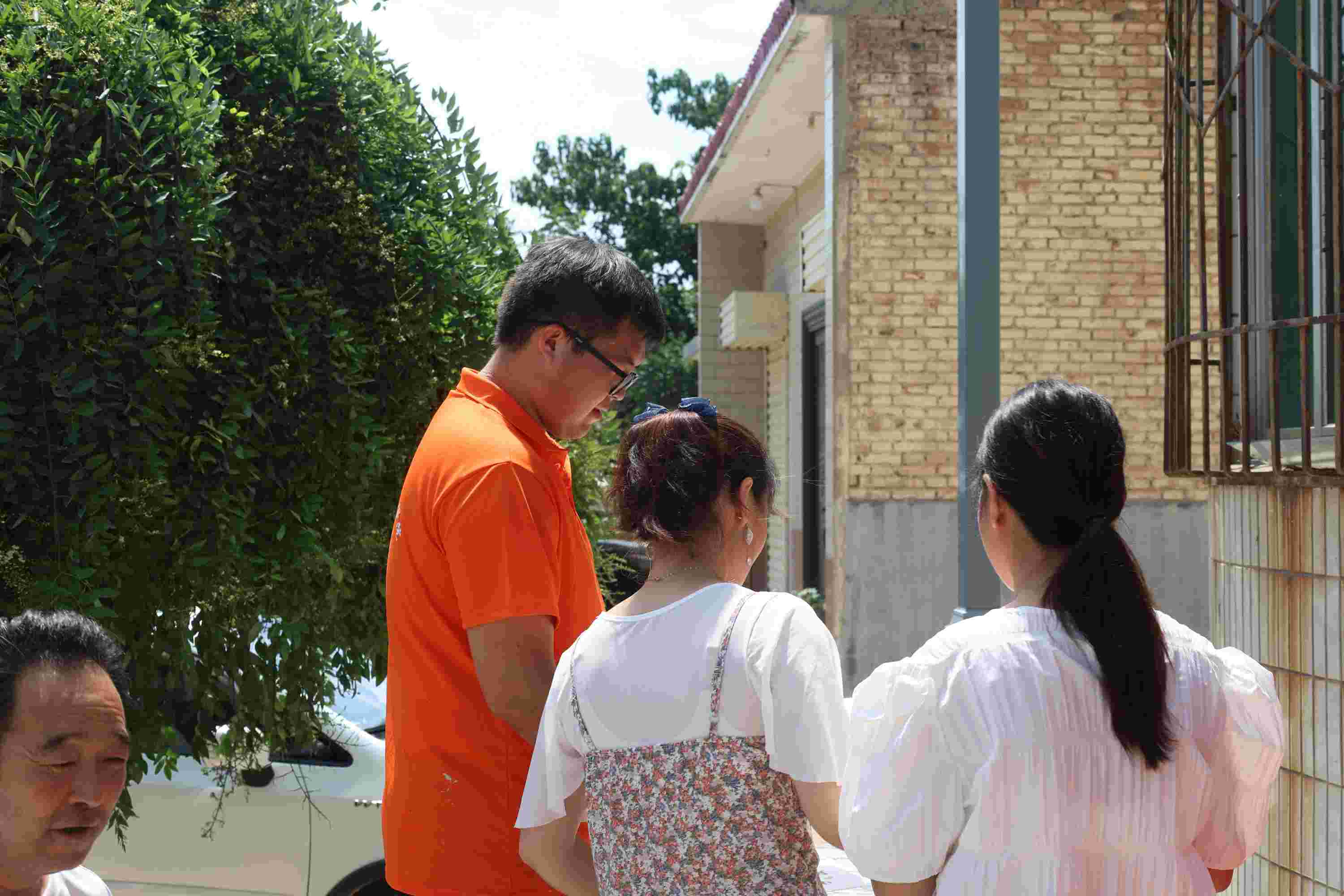 藝術(shù)點(diǎn)亮鄉(xiāng)村，青春助力振興 ——文藝匯演籌備火力全開(kāi)