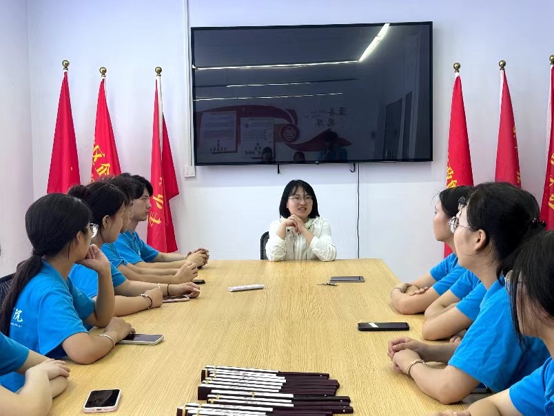 了解鄉(xiāng)村面貌,討論明確方向