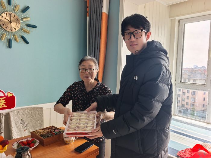 小年暖冬行 餃子傳溫情