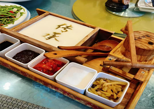 豆腐記.壽州千年的舌尖秘密——安徽理工大學(xué)“壽春豆韻尋遺隊(duì)”解碼非遺豆腐技藝