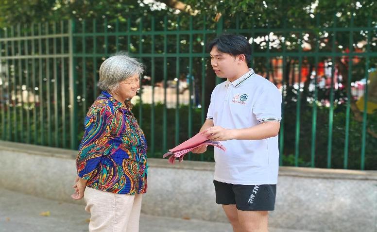 江財學(xué)子進(jìn)社區(qū)，筑留守兒童溫馨港灣，樹文明新風(fēng)