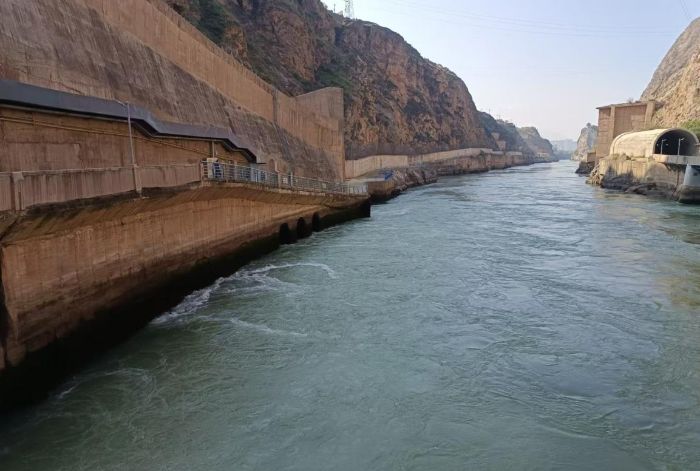 挺膺擔當護江河安瀾 矢志創(chuàng)新助水利騰飛 ——“礪水鑒修”社會實踐隊赴甘肅省劉家峽水庫、陜西省東莊水庫交流學習