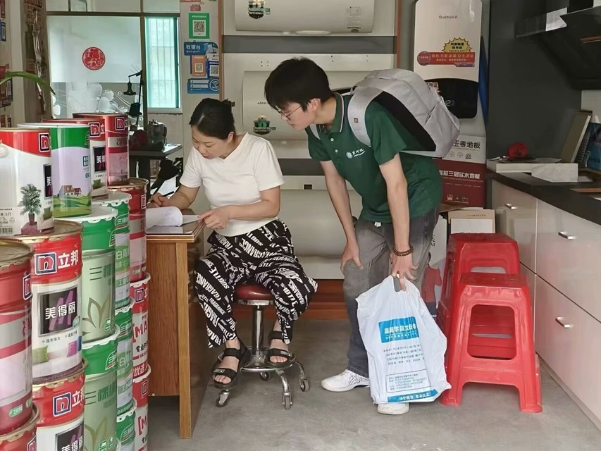 巢湖學(xué)院數(shù)學(xué)與大數(shù)據(jù)學(xué)院赴同大鎮(zhèn)“智造農(nóng)業(yè)，數(shù)聯(lián)鄉(xiāng)村”智慧農(nóng)業(yè)發(fā)展調(diào)研團(tuán)——赴同大鎮(zhèn)開展智慧農(nóng)業(yè)問卷調(diào)查活動(dòng)