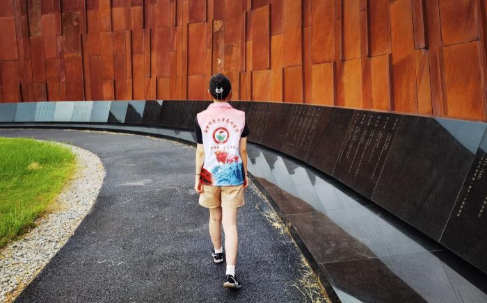 品勝利史料悟歷史真諦 承紅色薪火強(qiáng)青年擔(dān)當(dāng)